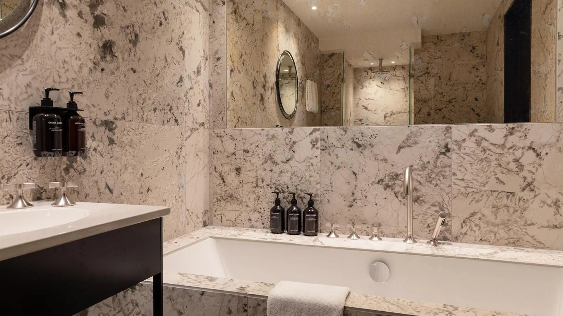 Hypernym Hotel & Suites Copenhagen 4*,
